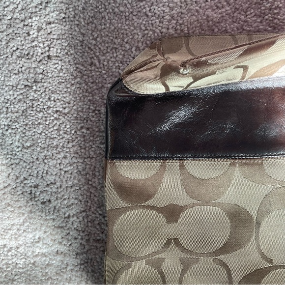 Coach City Tote Shoulder Bag - Picture 10 of 11